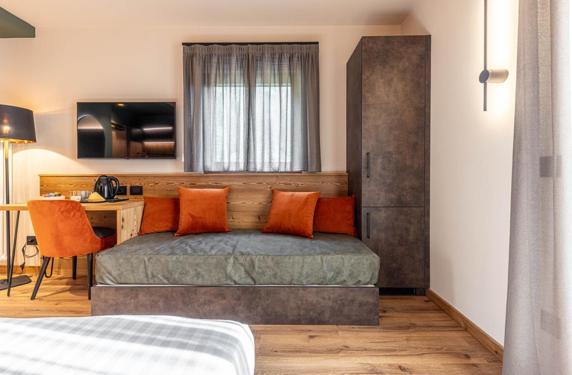 Hotel Laste' Caldes ภายนอก รูปภาพ