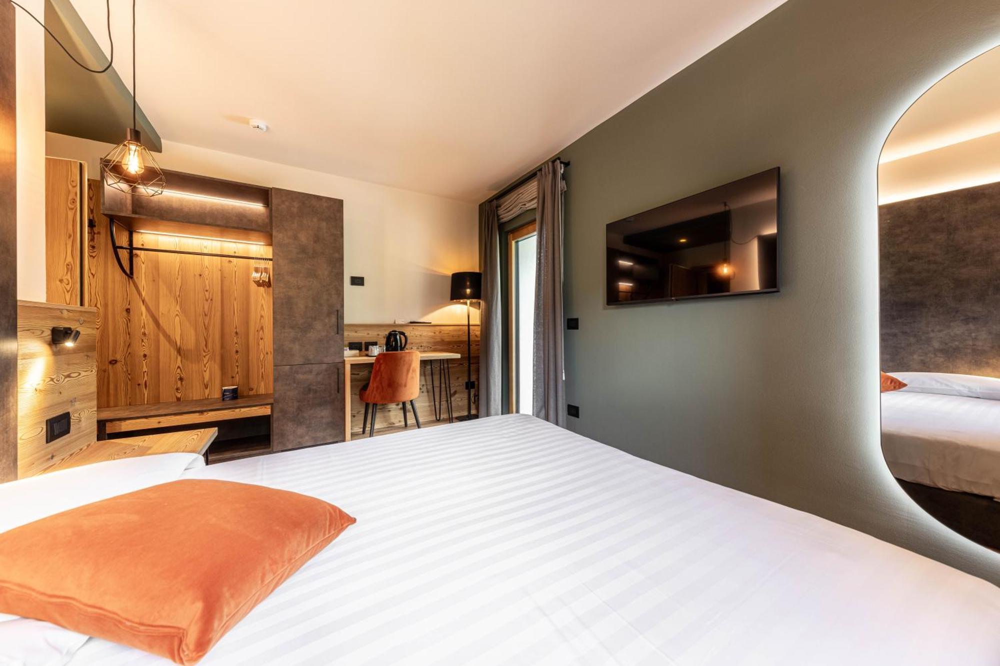 Hotel Laste' Caldes ภายนอก รูปภาพ