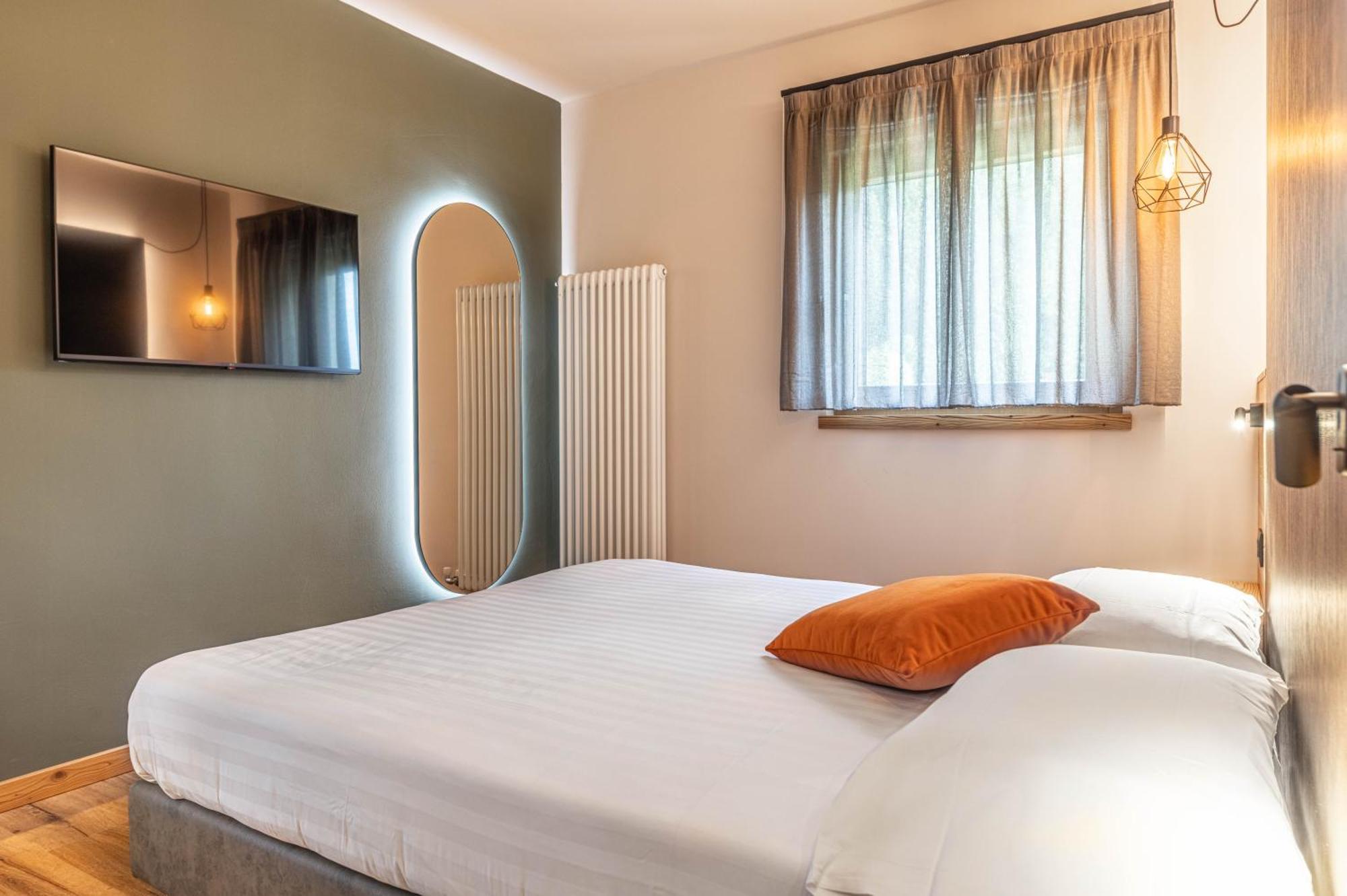 Hotel Laste' Caldes ภายนอก รูปภาพ