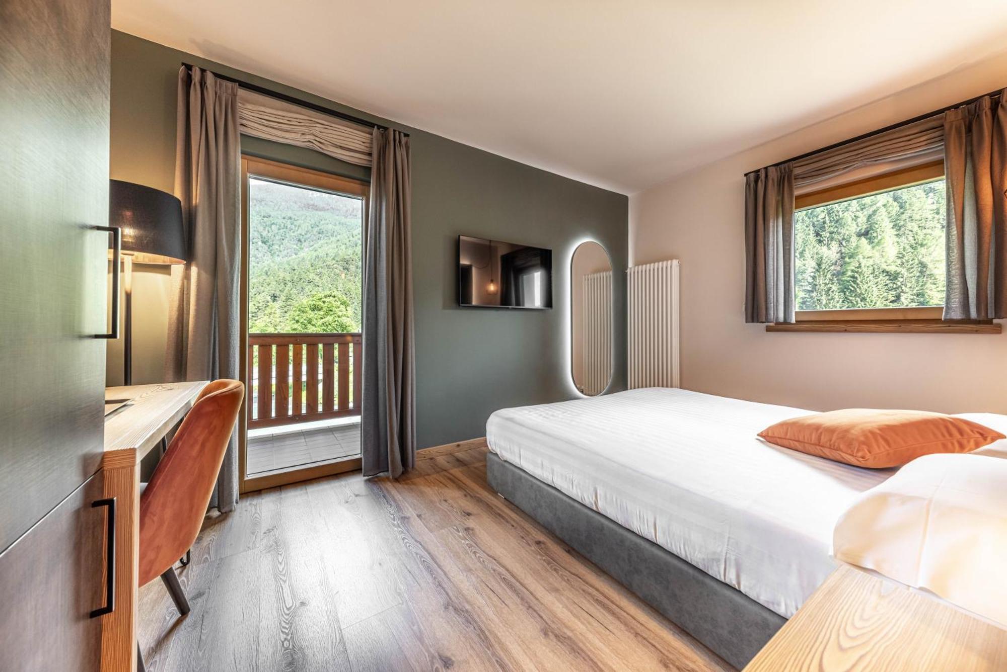 Hotel Laste' Caldes ภายนอก รูปภาพ