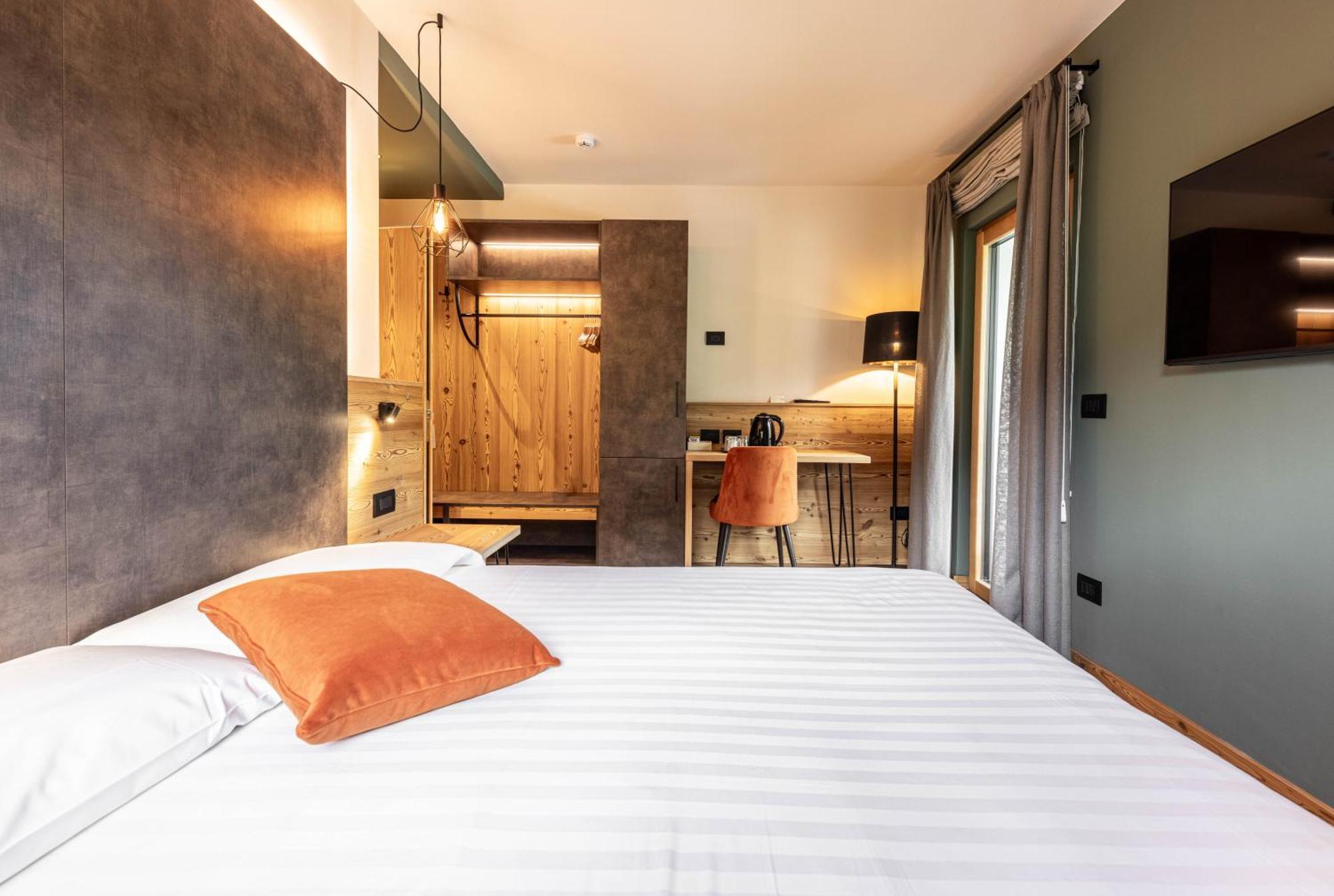 Hotel Laste' Caldes ภายนอก รูปภาพ