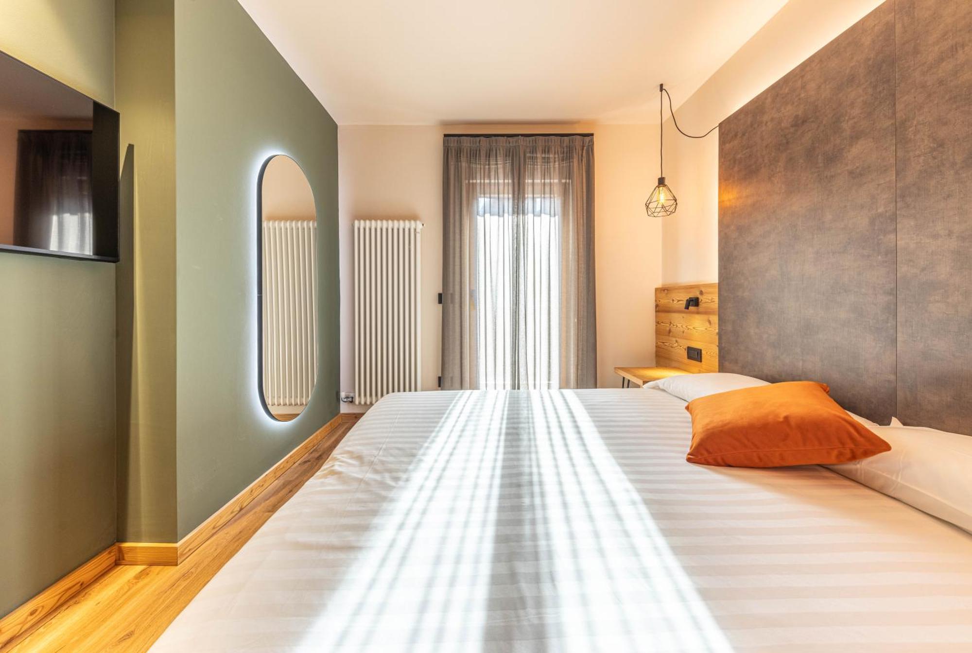 Hotel Laste' Caldes ภายนอก รูปภาพ