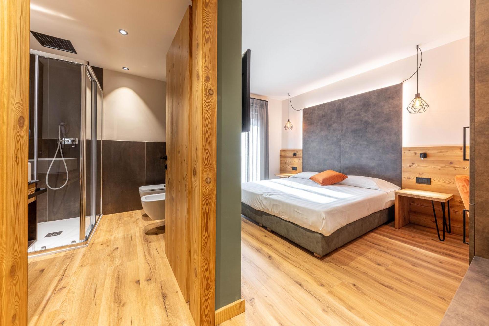 Hotel Laste' Caldes ภายนอก รูปภาพ